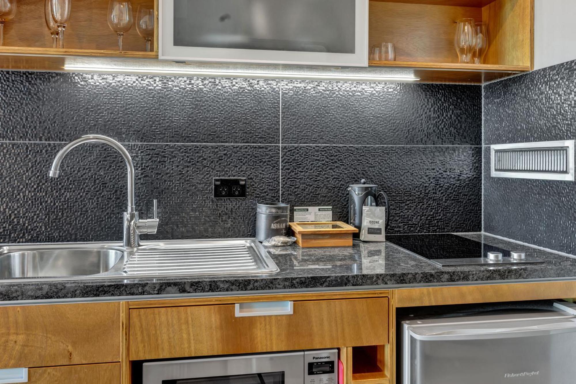 King And Queen Hotel Suites New Plymouth Exteriör bild