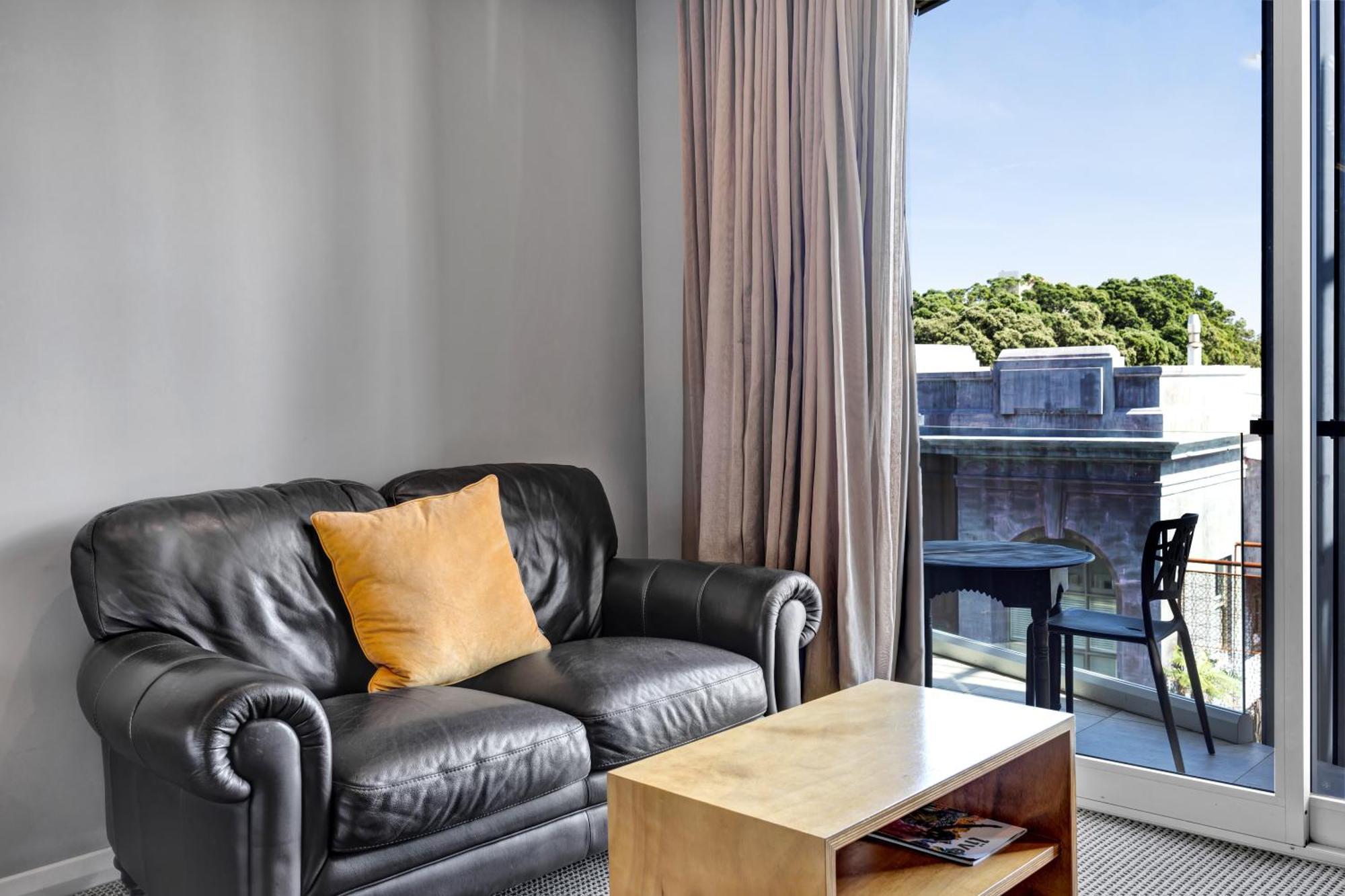 King And Queen Hotel Suites New Plymouth Exteriör bild